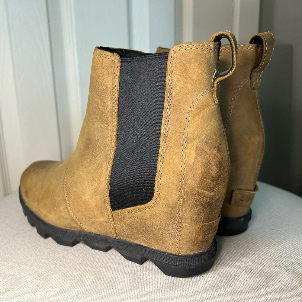 Sorel Women's Joan Of Arctic™ Wedge II Chelsea Bootie in Elk Snow Boot Sz 8.5